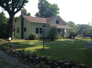 25 Hickory Rd, Greenville, PA 16125