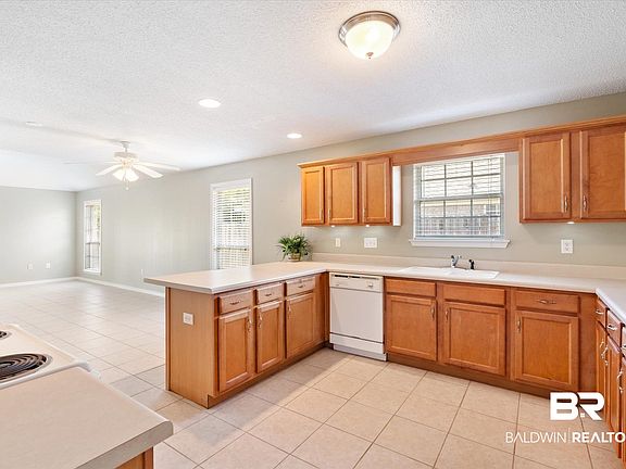 5th image of 1373 Hardwood Dr W