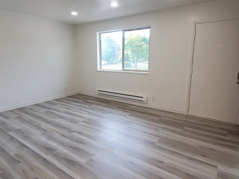 808 E Ashton Ave #808 — Photo 3