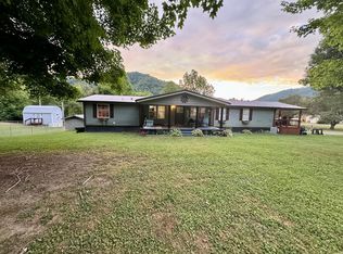 2400 Clearfork Rd, Glen Daniel, WV 25844