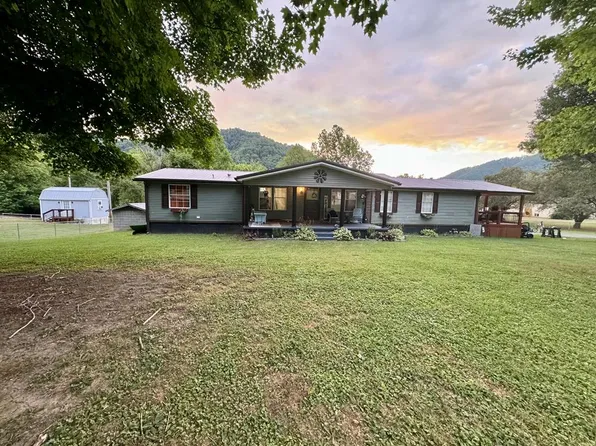 2400 Clearfork Rd, Glen Daniel, WV 25844