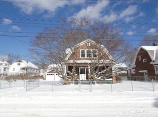 27 Ridgewood Ave, Holyoke, MA 01040