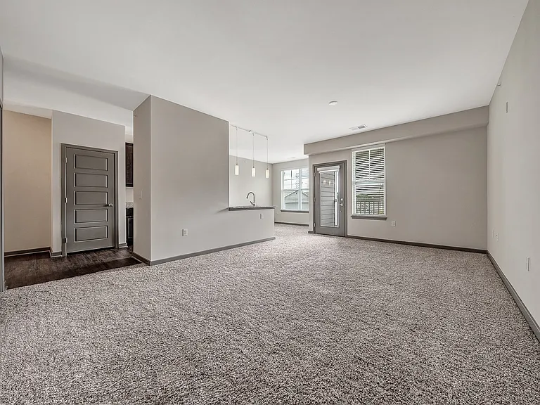 Avellan Springs Apartments — Photo 9