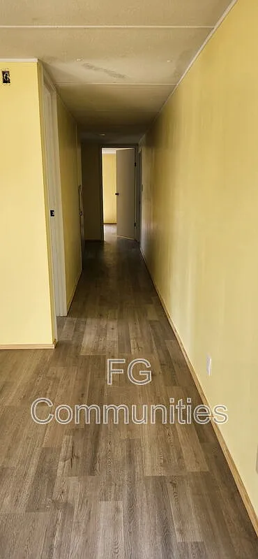 2 bed, 1.0 bath, $875 — Photo 4