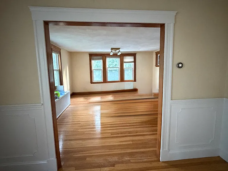 567 Winthrop St — Photo 22