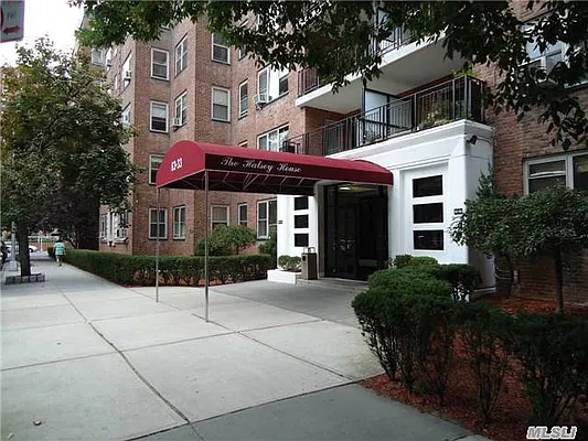 Sold by EZ Sell Realty | media 2