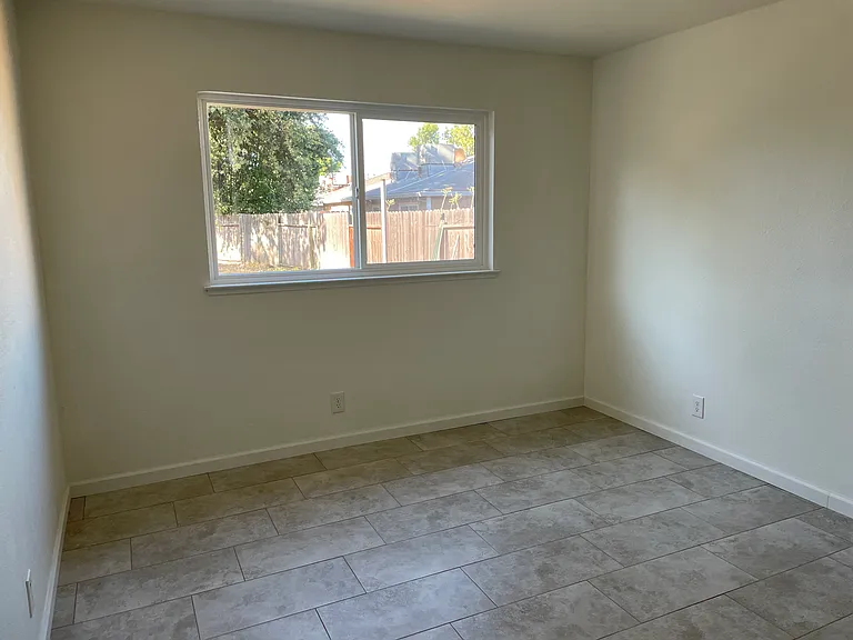 1708B Kent St #B — Photo 5