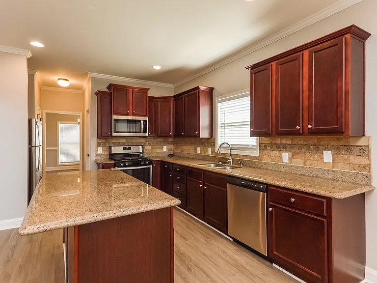 90 Riverstone Dr — Photo 7