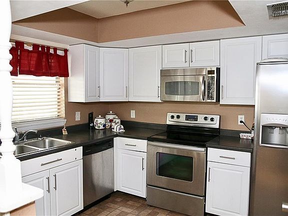 2nd image of 3712 Yosemite Dr