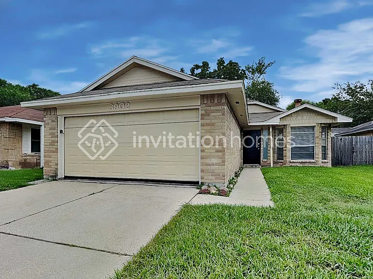 3902 Mattingham Dr — Photo 1