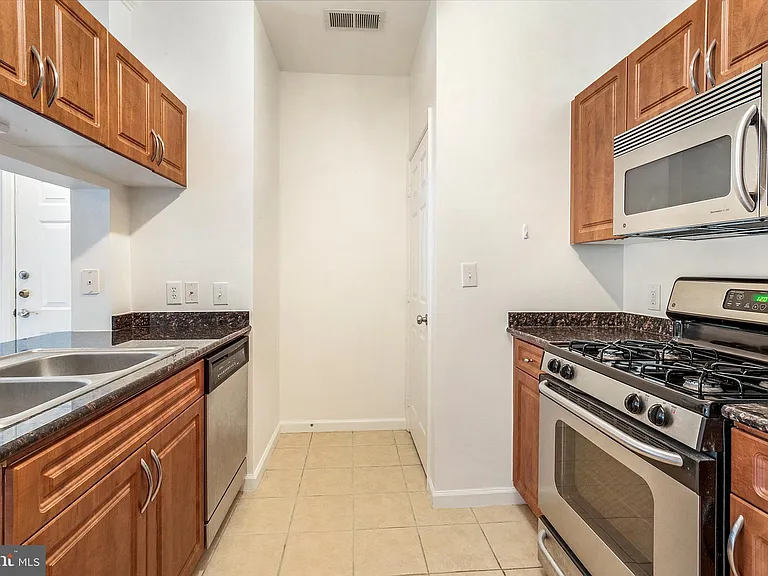 12929 Centre Park Cir #118 — Photo 7