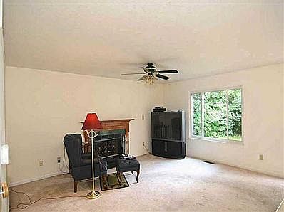 4th image of 851 Speedway Woods Dr