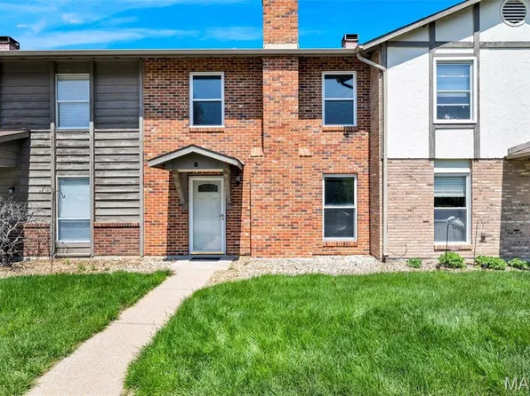 21 Park Charles Blvd S APT B, Saint Peters, MO 63376