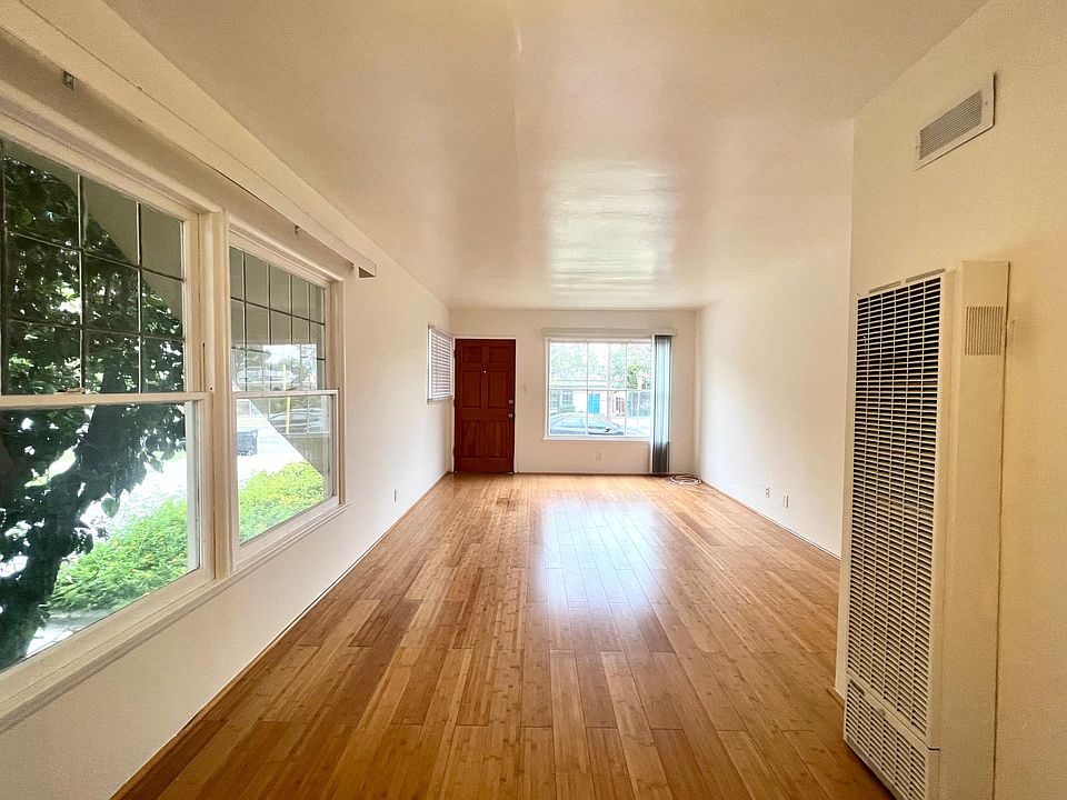 1st image of 526 N Van Ness Ave APT 1