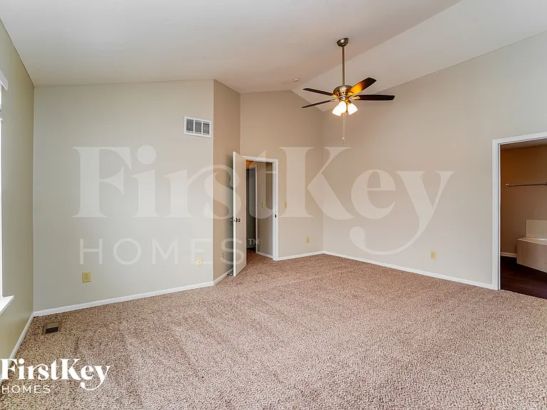 7809 Astra Cir — Photo 11