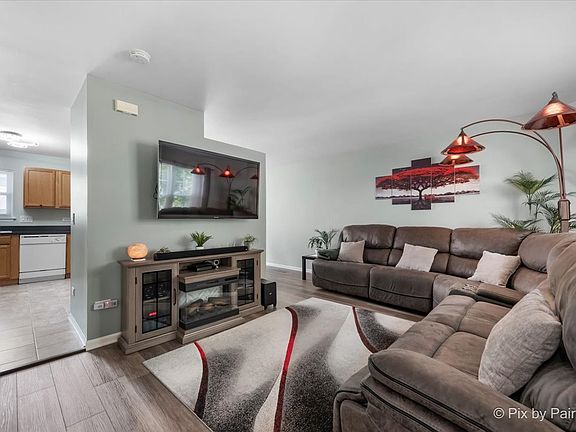 4th image of 34410 N Barberry Ct
