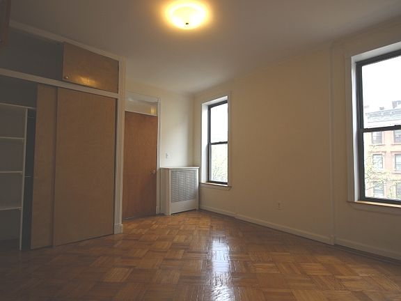 5th image of 75 W 71st St APT 02C