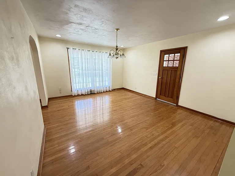 6583 New Jackson Hwy — Photo 6