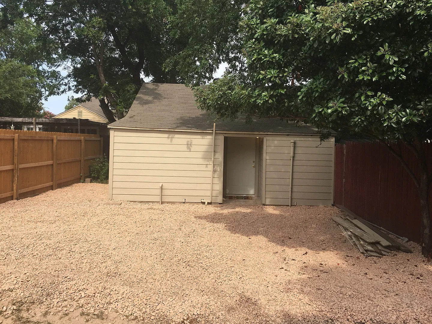 One Bedroom! Water Paid! — Photo 3