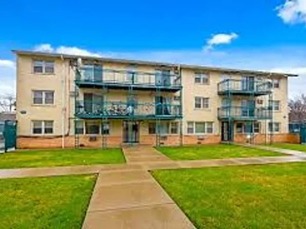 3737-3739 W 63rd (West Lawn)