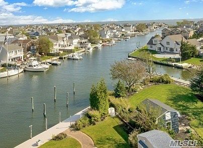 3rd image of 43 Lucinda Dr