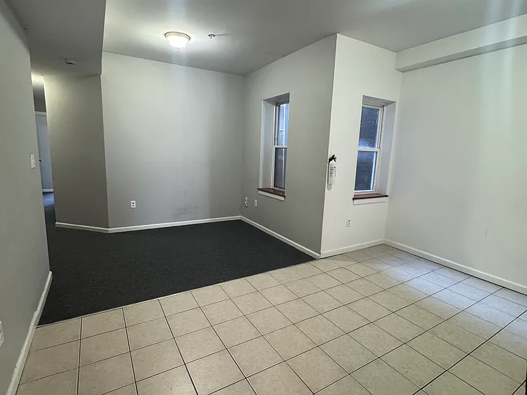 4634 Woodland Ave #2F — Photo 2