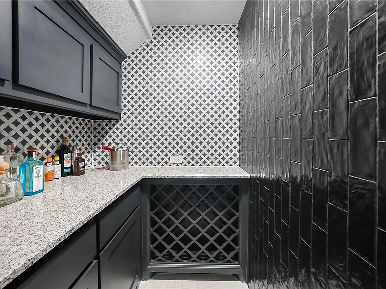 7108 Calypso Ln — Photo 30