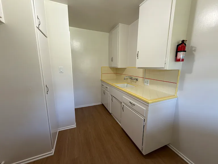 322 S Clark St #322 — Photo 7