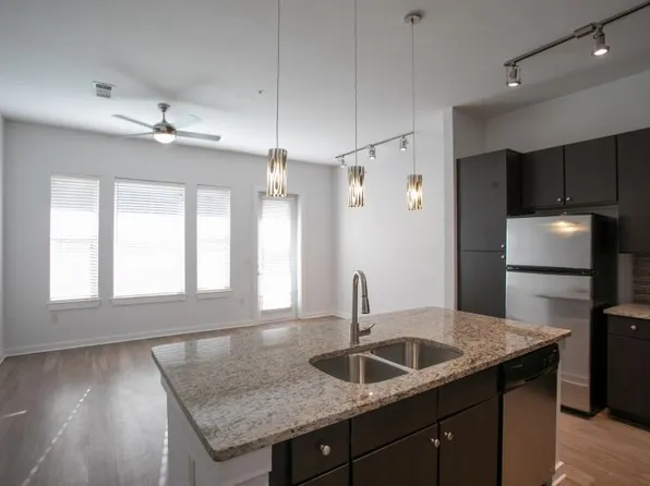 1900 Barton Springs Rd Unit 1040, Austin, TX 78704