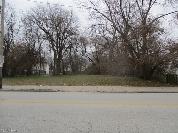 7013 Kinsman Rd, Cleveland, OH 44104