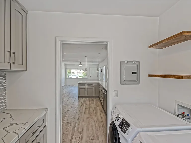 344-348 Calle Miramar — Photo 18