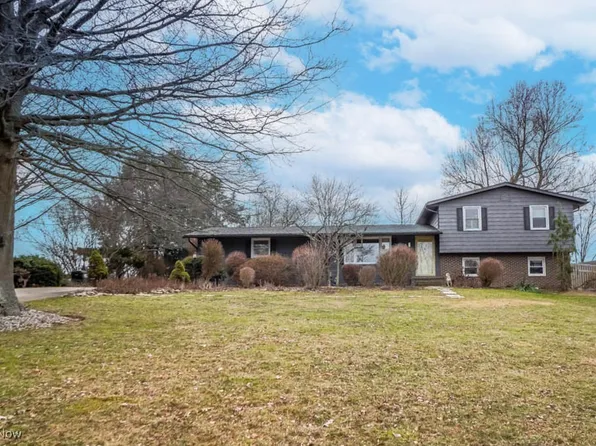 5750 Glena St, Louisville, OH 44641