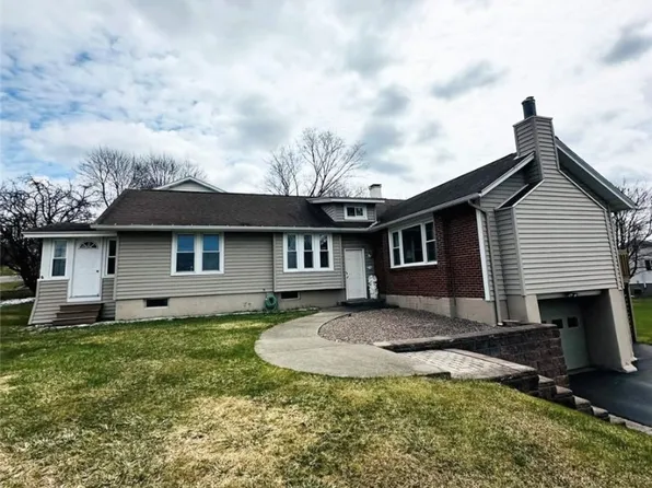 2 Bowen St, Auburn, NY 13021