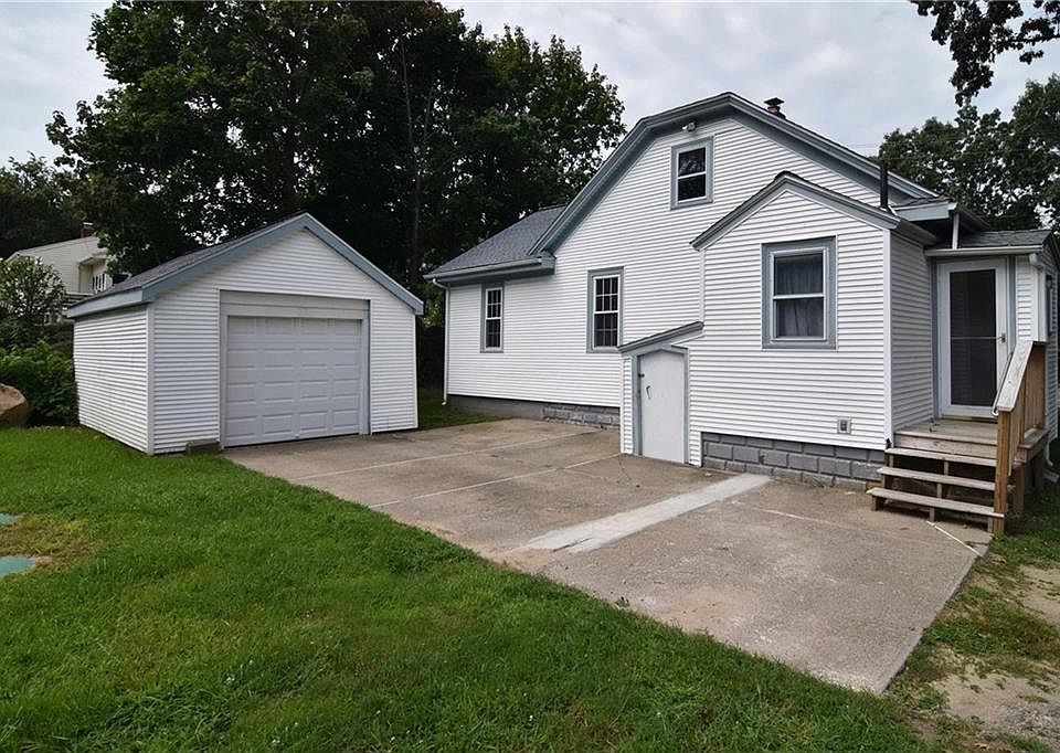 141 Simmonsville Ave Johnston, RI, 02919 Apartments for Rent Zillow