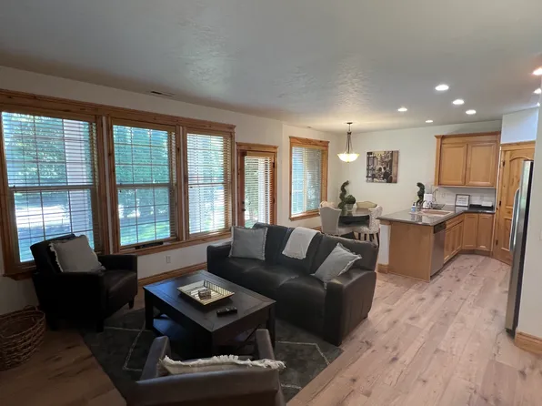 1051 W Willow Lake Loop, Coeur D Alene, ID 83815