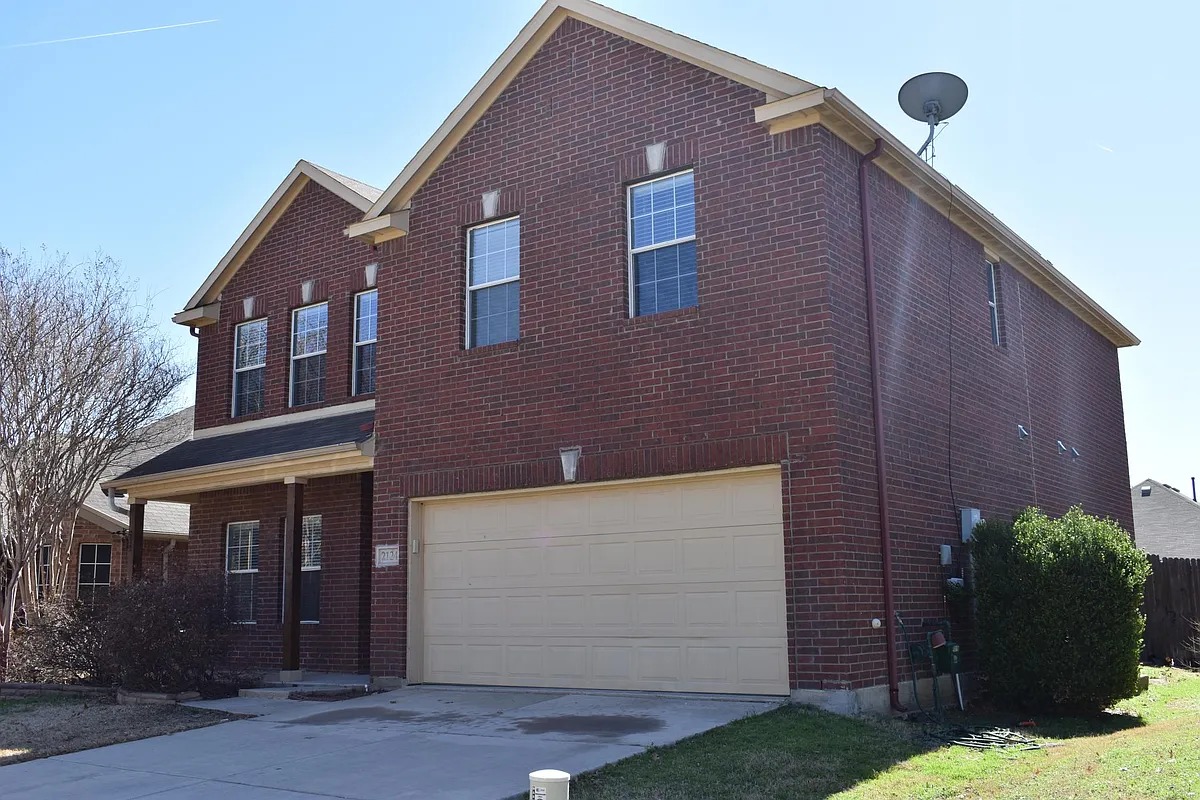 Building Photo - 2124 Scott Creek Dr