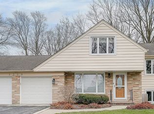 5309 Larkspur Ln, Lisle, IL 60532