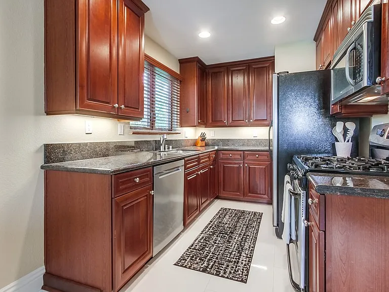 525 Marine St #1 — Photo 20