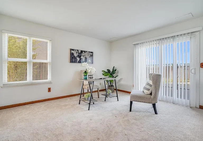 1561 Spring Ct — Photo 38