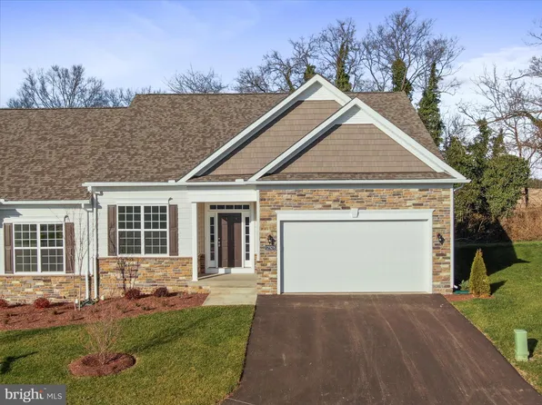 12928 Hawkins Cir, Hagerstown, MD 21742