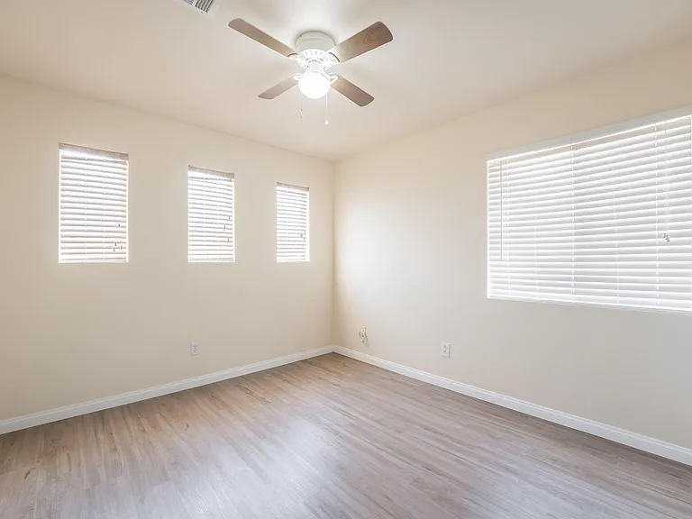 4828 Whisper Lake Ave — Photo 17