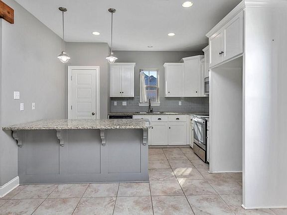 3rd image of 4963 Chapelwood Dr