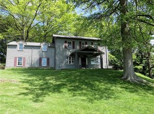 670 Meadow Ln, Rochester, PA 15074