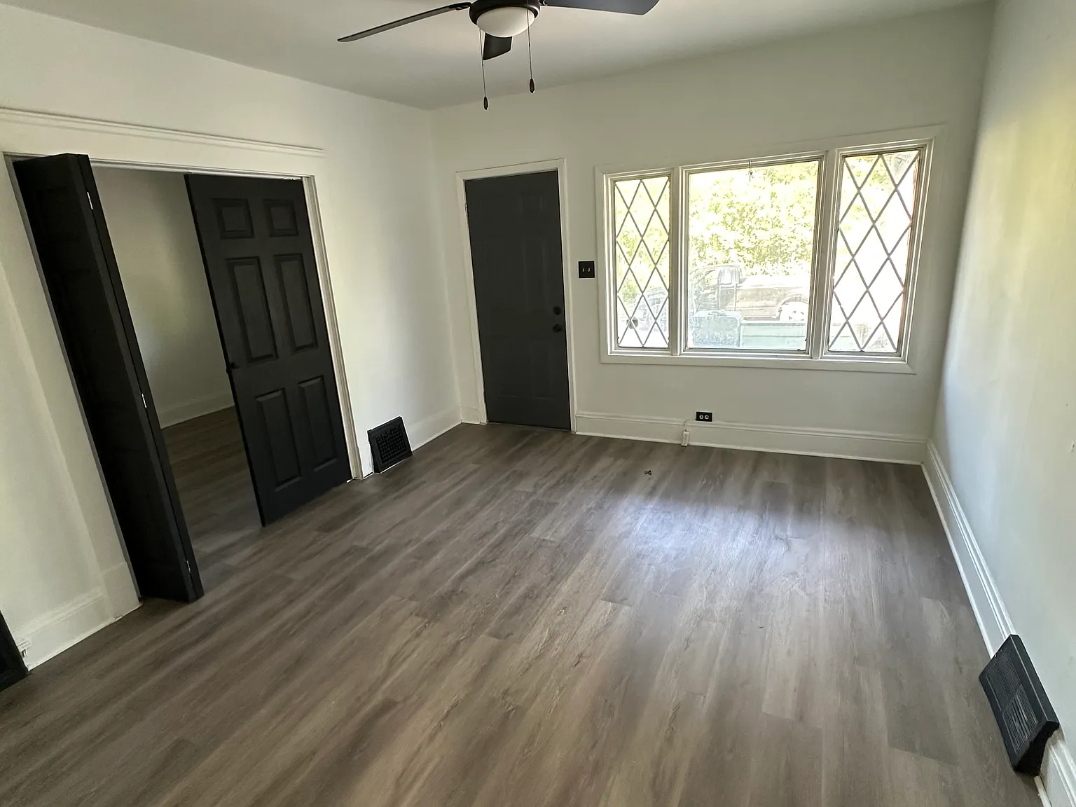 2 bed, $950 — Photo 2