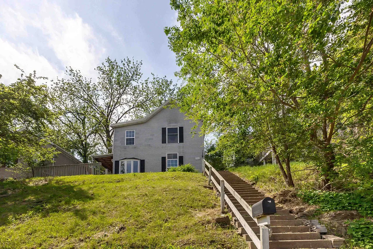 4 bed, 1662 sqft, $1,800 — Photo 1