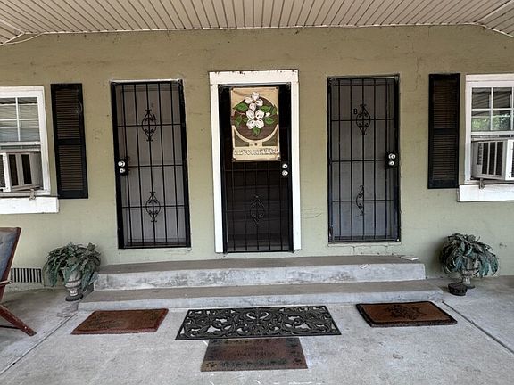 2nd image of 304 Glen Iris Dr NE APT C