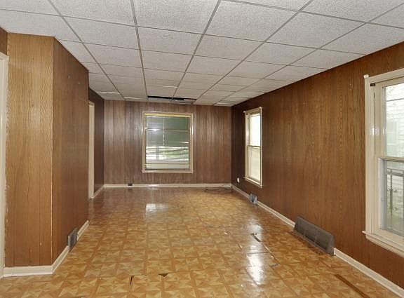 4th image of 488 Capital Ave N