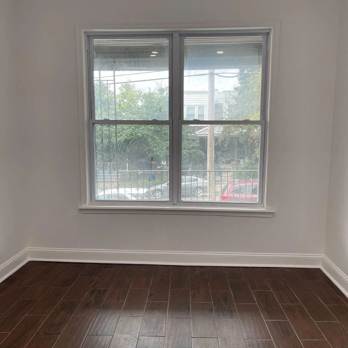 2 bed, 1.0 bath, 1920 sqft, $1,600 — Photo 2