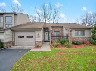 2893 S Wooddale Dr, Jackson, MI 49203
