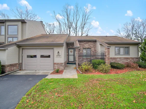 2893 S Wooddale Dr, Jackson, MI 49203